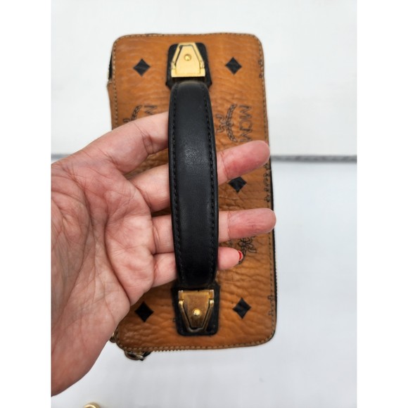 ❤️SOLD❤️MCM ROCKSTAR VANITY 331MCMXAiJ - Picture 5 of 13